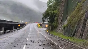 La vía al Llano permanecerá cerrada por 72 horas mientras se habilita un paso provisional Vía al Llano cerrada por 72 horas: Gobernador Rey pide inversión urgente al Gobierno Nacional