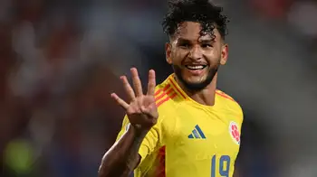 L. Suárez celebra el quinto gol de Colombia contra Venezuela en Maturín, 9 de septiembre. El delantero Luis Suárez tejió su propia fiesta y Colombia no le hizo 'el cruce' a Venezuela