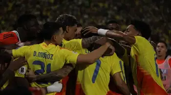 Jugadores de la Selección Colombia de fútbol Deiver Machado queda fuera de la convocatoria de Colombia: Álvaro Angulo toma su lugar en la recta final hacia el Mundial