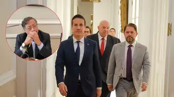 Los senadores estadounidenses Bernie Moreno y Rubén Gallego en Casa de Nariño Relaciones con EE.UU. dependen de la erradicación: senadores
