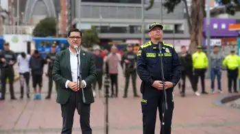 Secretario de Seguridad César Restrepo y comandante de la Mebog, José Gualdrón Así fue la operación que puso en jaque a la banda más temida de Bogotá
