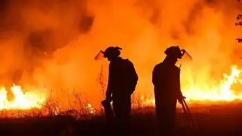 España enfrenta ola de incendios que ya deja dos muertos Ola de incendios en España ya deja dos muertos y miles de familias desalojadas