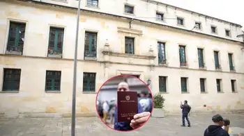 Financiación del convenio con Portugal para hacer pasaportes El contrato de los pasaportes costará $ 1,3 billones, ¿de dónde saldrán?
