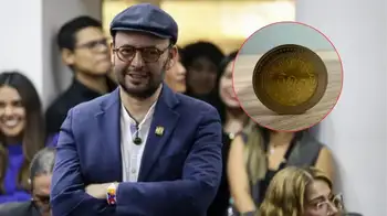Por cara y sello Gabriel Becerra es el presidente de la Comisión Primera de la Cámara Con cara y sello se eligió un nuevo presidente en el Congreso, ¿por qué?