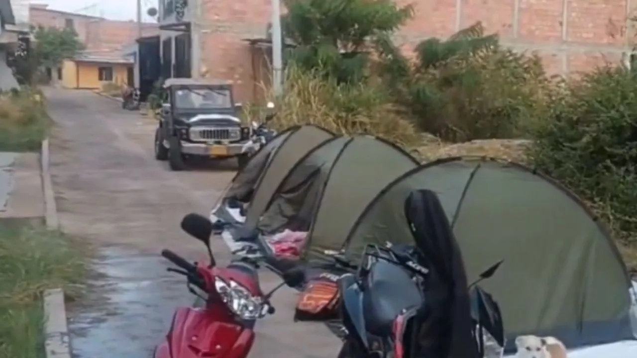 Terror en Chaparral: impresionantes videos de como cruje la tierra, familias duermen en la Terror en Chaparral: impresionantes videos de como cruje la tierra, familias duermen en la calle