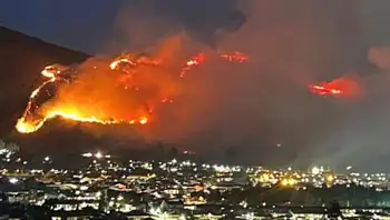 Incendio en el cerro San Marcos, en Villa de Leyva, Boyacá. Incendio en Villa de Leyva completa más de 28 horas: declaran calamidad pública y suspenden clases
