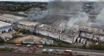 Incendio en Londres: bomberos atienden gran emergencia cerca del estadio de Wembley. Videos | Gran incendio cerca del estadio de Wembley en Londres: esto se sabe de la emergencia