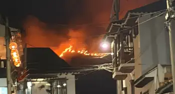 Incendio en Villa de Leyva (Boyacá) siguió fuera de control, alertó la Defensoría. ¿Por qué no hay helicópteros sobre el incendio de Villa de Leyva esta noche? Rodrigo Lara respondió