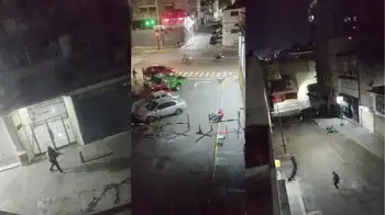Instantes de la confusión que experimentaron ciudadanos en las calles de Caracas "Dizque tírate al suelo... mandando a tirar a este carajo...": confusión en inmediaciones de Miraflores en Caracas