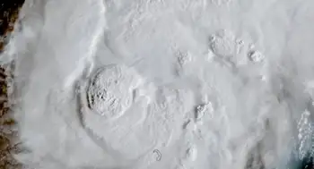 Isaías ya es un temible huracán que va rumbo a Florida en EE. UU.: alerta máxima Isaías ya es un temible huracán que va rumbo a Florida en EE. UU.: alerta máxima