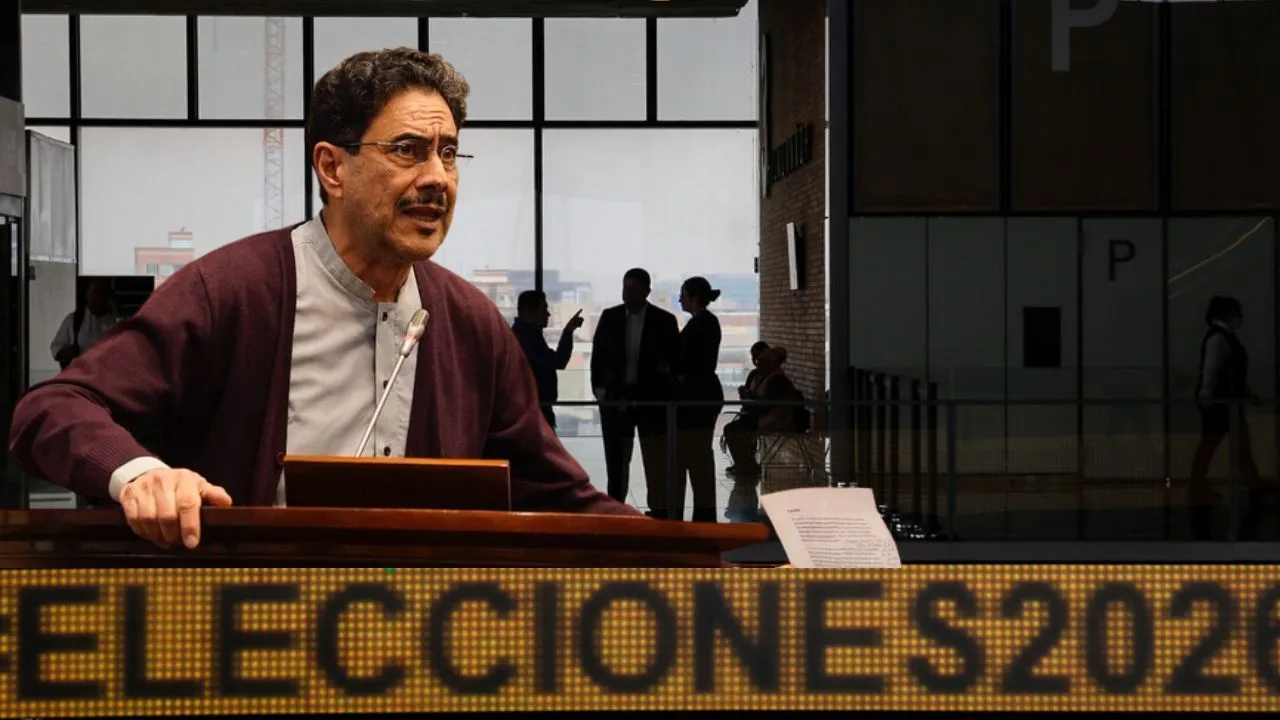 Iván Cepeda anuncia tutela si violan sus derechos políticos. Iván Cepeda interpondrá tutela si le impiden participar en la consulta