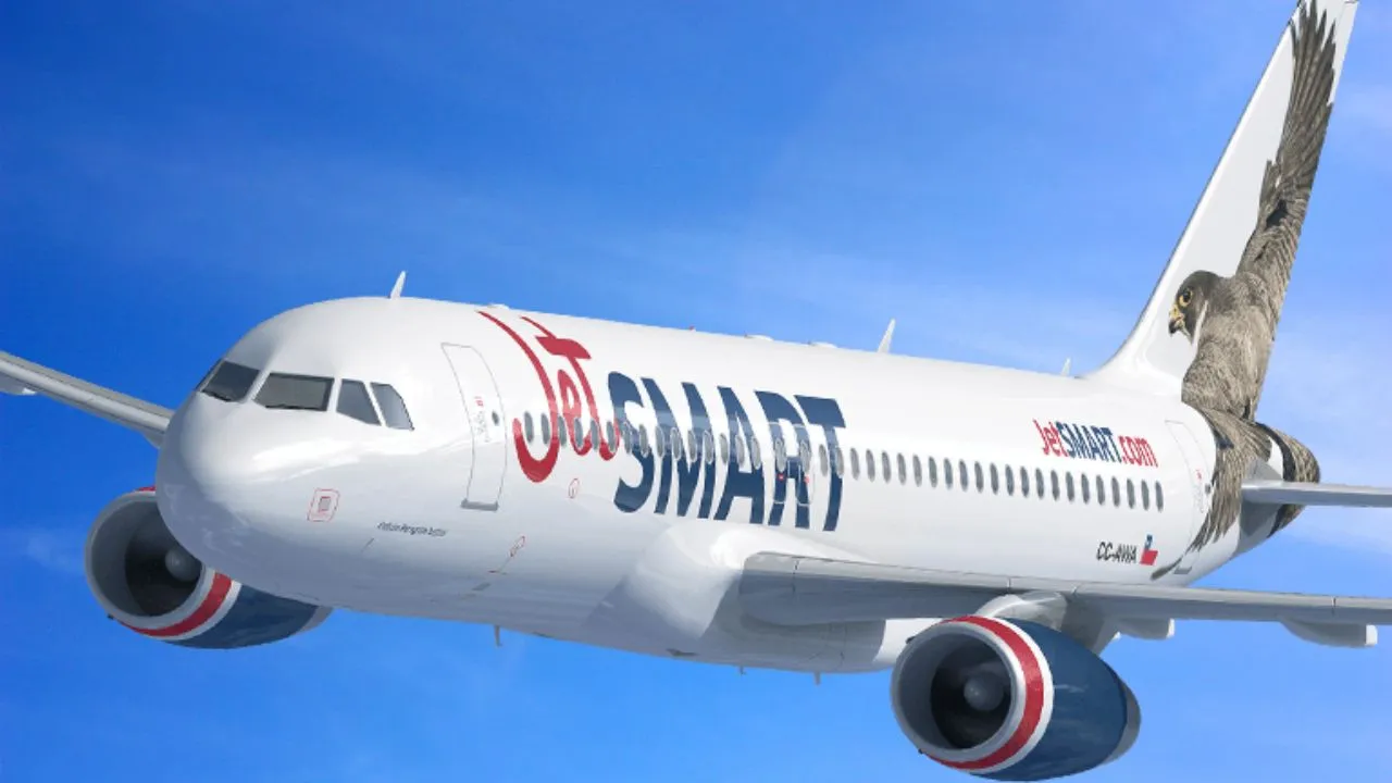 JetSmart tiene una nueva edición de Smart Sale con vuelos baratos Tiquetes baratos: vuelven las promociones para vuelos a Medellín, Cali, Bogotá con JetSmart