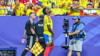 Jhon Córdoba salió lesionado ante Ghana y es duda para el partido contra Suiza. La lesión de Jhon Córdoba que encendió las alarmas en Colombia y pone en duda su duelo contra Suiza