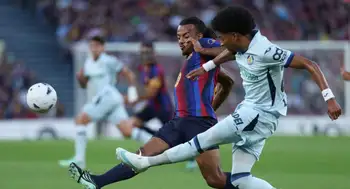 Johan Mojica Johan Mojica, víctima de burlas en el Barcelona vs. Getafe por el baile de Lamine Yamal