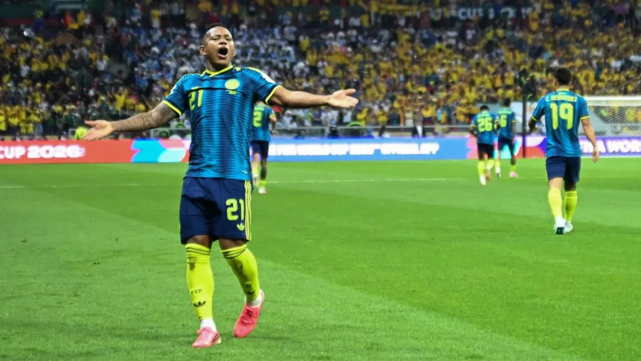 Juan Camilo 'Cucho' Hernández No fue uno, ni fueron dos, fueron tres 'golazos' en el partido inaugural de la Selección Colombia