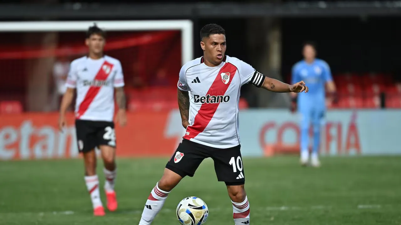 Juan Fernando Quintero Juanfer Quintero, de mal en peor: lesión muscular, adiós al clásico con Boca y… ¿Colombia?