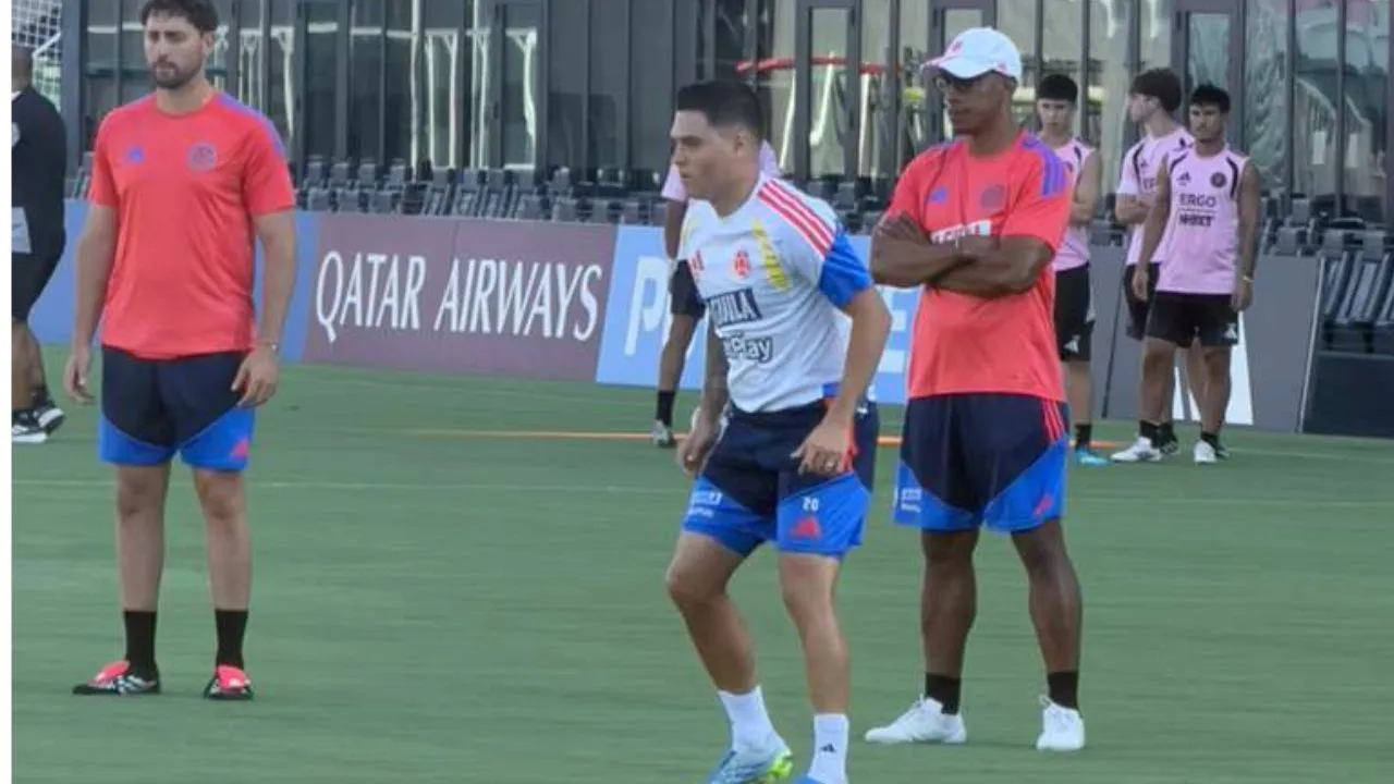 Juan Fernando Quintero Felicidad, compromiso y mucho calor: así fue el entreno de Colombia después de ‘bailar’ a Portugal