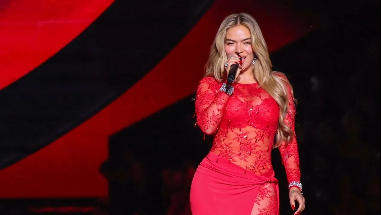 Karol G hizo historia en el Victoria’s Secret Fashion Show 2025 Karol G hizo historia en el Victoria’s Secret Fashion Show 2025: desfiló y cantó en la pasarela