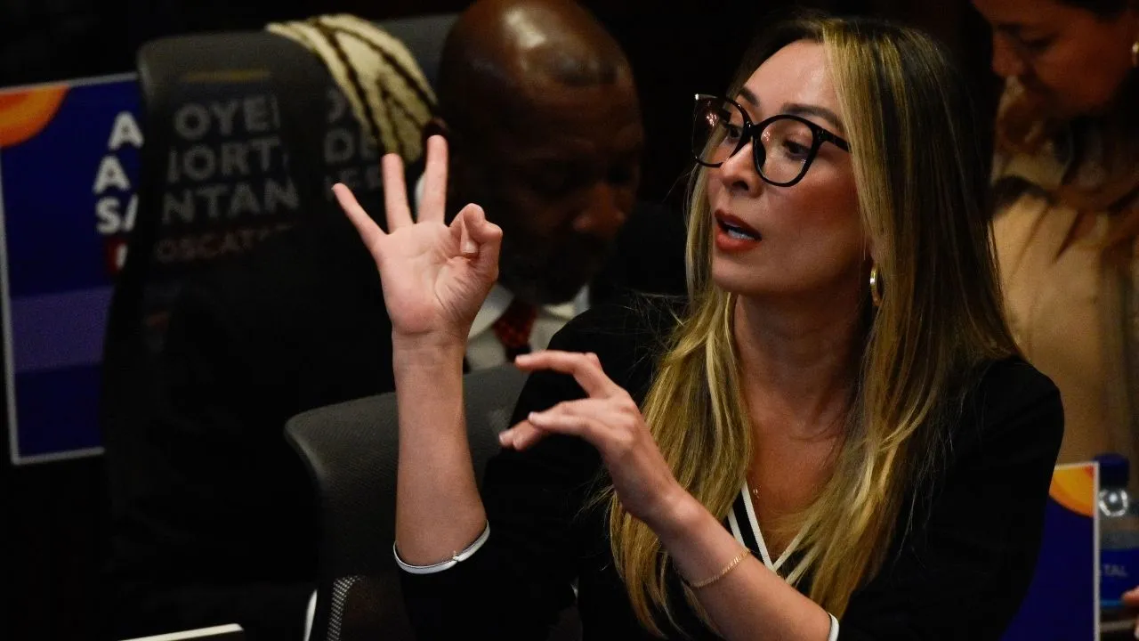 Katherine Miranda Katherine Miranda denuncia censura al diario que publicó vida de Verónica Alcocer en Suecia: ¿qué dice el Gobierno?