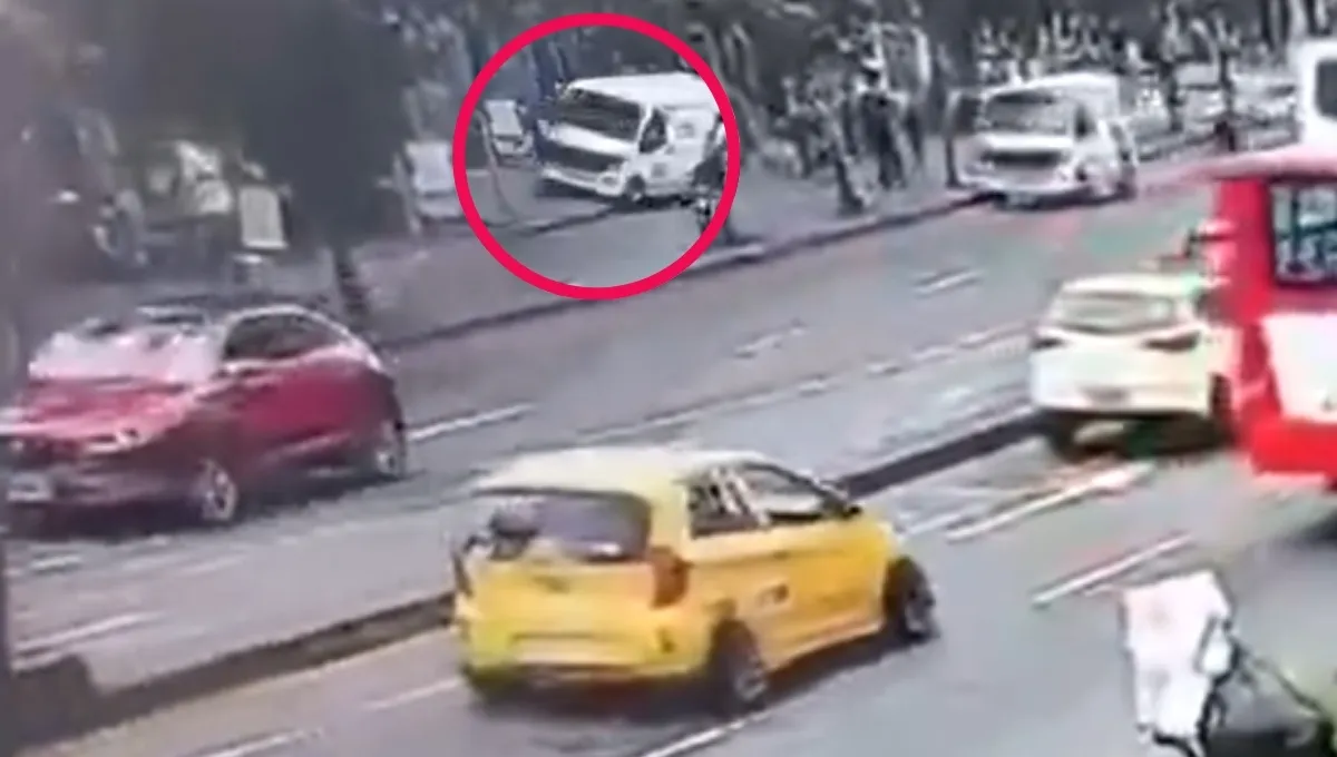 La Aerovan terminó sobre el andén de la avenida Santander en Manizales. Video: adulta mayor murió tras ser arrollada por una Aerovan de Interrapidísimo en Manizales