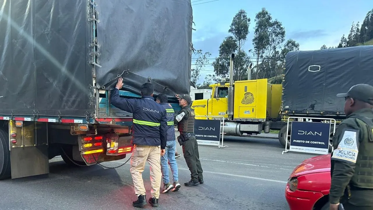 La DIAN le responde a Reficar por controversia sobre sus cuentas La DIAN niega haber iniciado procesos de cobro contra Reficar