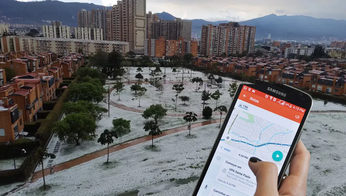La fuerte granizada afectó la movilidad en varios sectores de Bogotá. Granizada en Bogotá: congestión en las vías y se disparan las tarifas de apps tras fuerte aguacero
