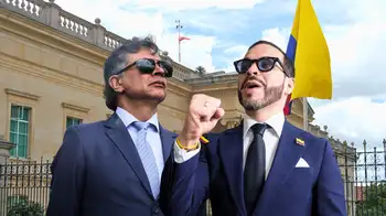 La ley que obliga a Petro a condecorar a De la Espriella. El decreto que obligaría a Petro a condecorar a De la Espriella antes del 7 de agosto