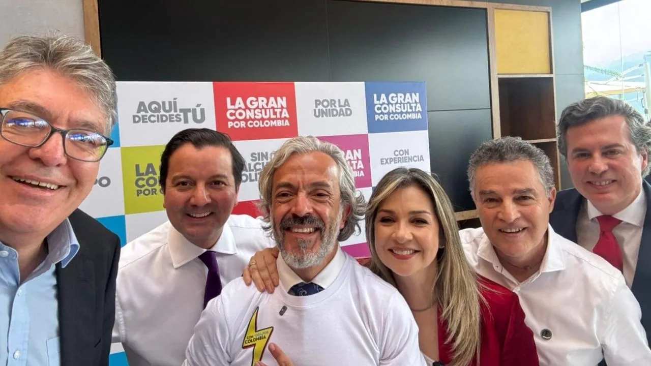 La nueva alianza: Cárdenas, Luna, Oviedo, Dávila, Gaviria y Galán Se oficializa la alianza de centroderecha: 'La Gran Consulta por Colombia'