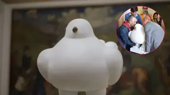 La Paloma de la Paz tuvo un accidente en el Museo Nacional de Colombia ¿Qué pasó con la 'Paloma de la Paz'? Esta es la razón por la que cayó al piso