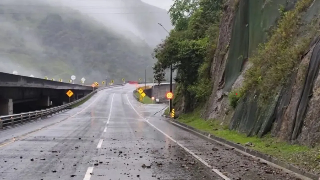 La vía al Llano permanecerá cerrada por 72 horas mientras se habilita un paso provisional Vía al Llano cerrada por 72 horas: Gobernador Rey pide inversión urgente al Gobierno Nacional