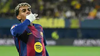 Lamine Yamal Video | Lamine Yamal pulverizó un récord con su tremendo triplete contra Villarreal
