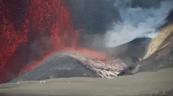 Las fuentes de lava del volcán Kilauea, en el Parque Nacional de los Volcanes de Hawái. El volcán Kilauea hizo historia con un récord de erupciones: esto significa para Hawái