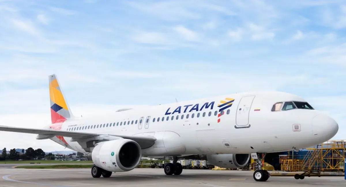 Latam anuncia inversión para internet Latam Airlines anuncia inversión de US$ 25 millones que cambiará el Wi-Fi en sus aviones