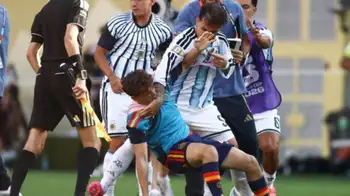 Leandro Paredes Video | Nuevas imágenes de la bochornosa golpiza de Leandro Paredes: la sanción a la que se expone