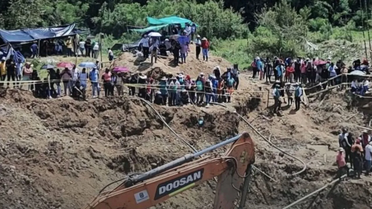 Lugar del derrumbe en la mina ilegal del Cauca donde ocho personas quedaron atrapadas Hallan sin vida a ocho mineros atrapados en una mina ilegal en Santander de Quilichao, Cauca