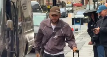 Luis Díaz Video | Luis Díaz no deja solo a Harry Kane: así fue la llegada a Londres para el Balón de Oro