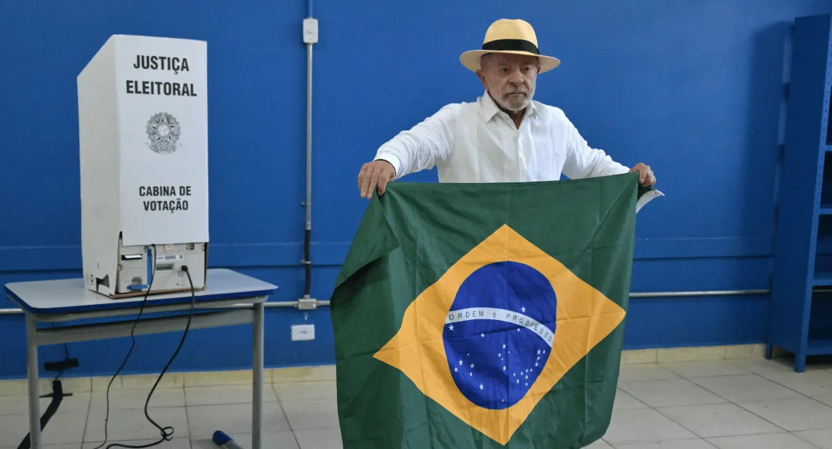 Lula cumple 81 años el martes 27 de octubre tras ganar la segunda vuelta en Brasil. Lula ganó una elección justo el día de su cumpleaños, y esta vez estuvo cerca de repetirlo