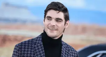 Madre de RJ Mitte encontró al actor de 'Breaking Bad' en su casa de Brownsville, Texas. Madre de RJ Mitte, actor de 'Breaking Bad', contó que ella lo encontró sin vida en su casa de Texas