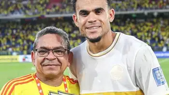 Mane Díaz Video | Para llorar, así fue la emoción del papá de Luis Díaz al verlo en el álbum Panini