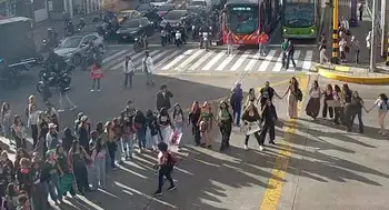Manifestaciones en Calle 26 hoy TransMilenio 🔴 En vivo | Manifestaciones hoy en la calle 26: TransMilenio afectado por bloqueos, ¿qué pasó?