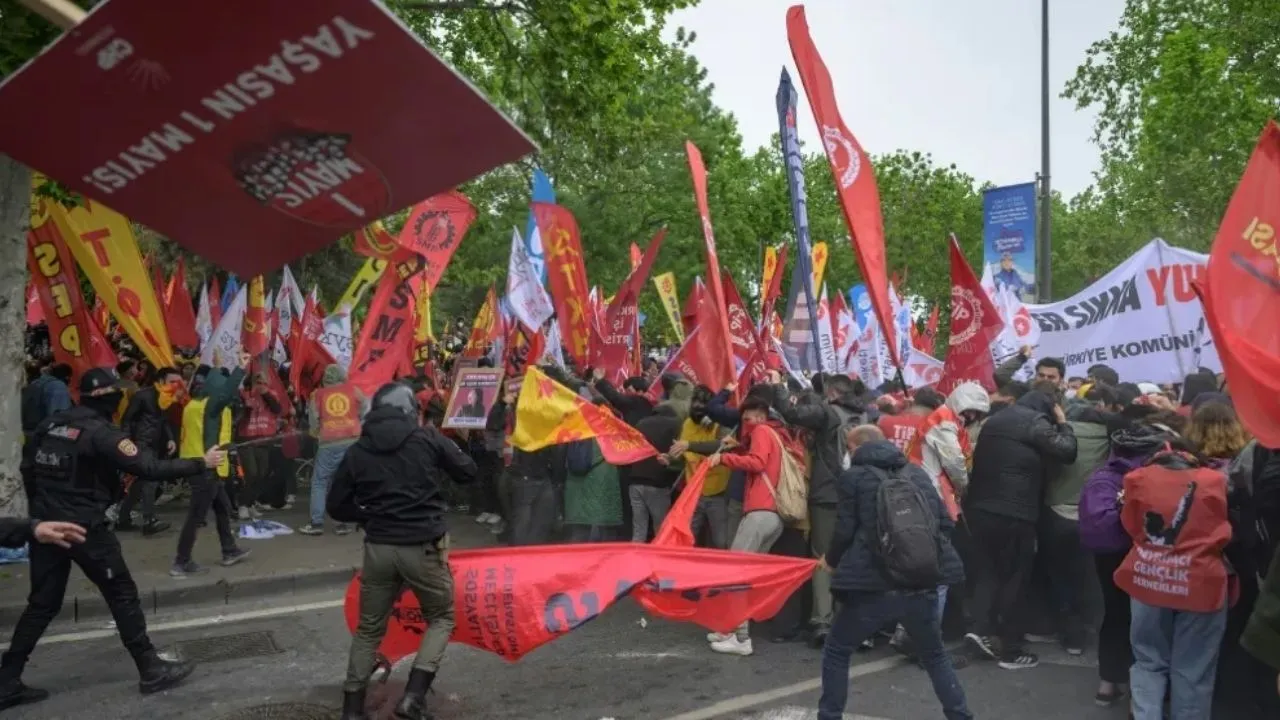Manifestacions 1 de mayo Primeros capturados por manifestaciones del día del trabajo este 1 de mayo: hay caos en el mundo