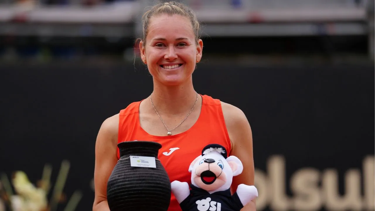 Marie Bouzkova Marie Bouzkova ratificó su condición de favorita se coronó campeona del WTA de Bogotá