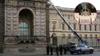 Millonario robo en el Museo de Louvre Millonario robo en el Museo del Louvre: ladrones se llevaron varias joyas en siete minutos
