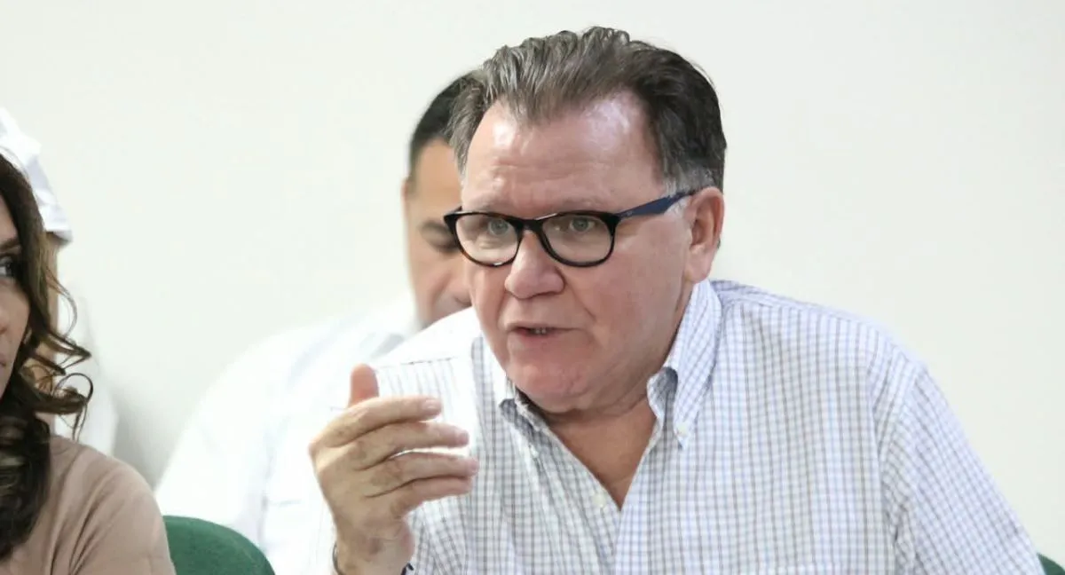 Ministro de Agricultura tomará nuevas medidas. Ministro de Agricultura anuncia recortes y suspensión de nuevos contratos en la entidad