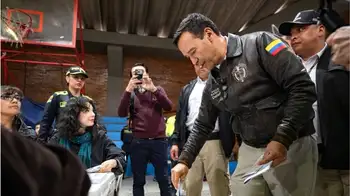 Ministro de Defensa, Pedro Sánchez. Ministro de Defensa Pedro Sánchez vota por primera vez tras 35 años de servicio militar