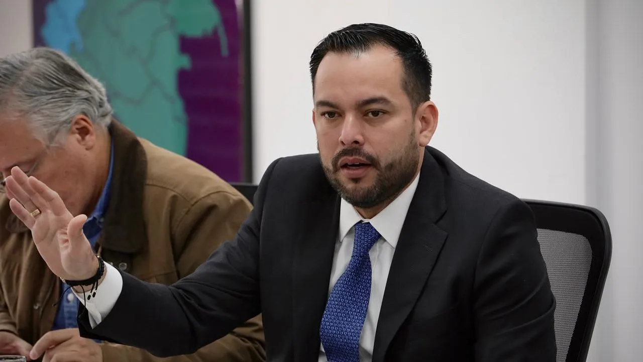 Ministro de Minas y Energía, Edwin Palma, en el ojo del huracán MinEnergía anuncia nuevas medidas para Air-e en medio de escándalo por sobrecostos