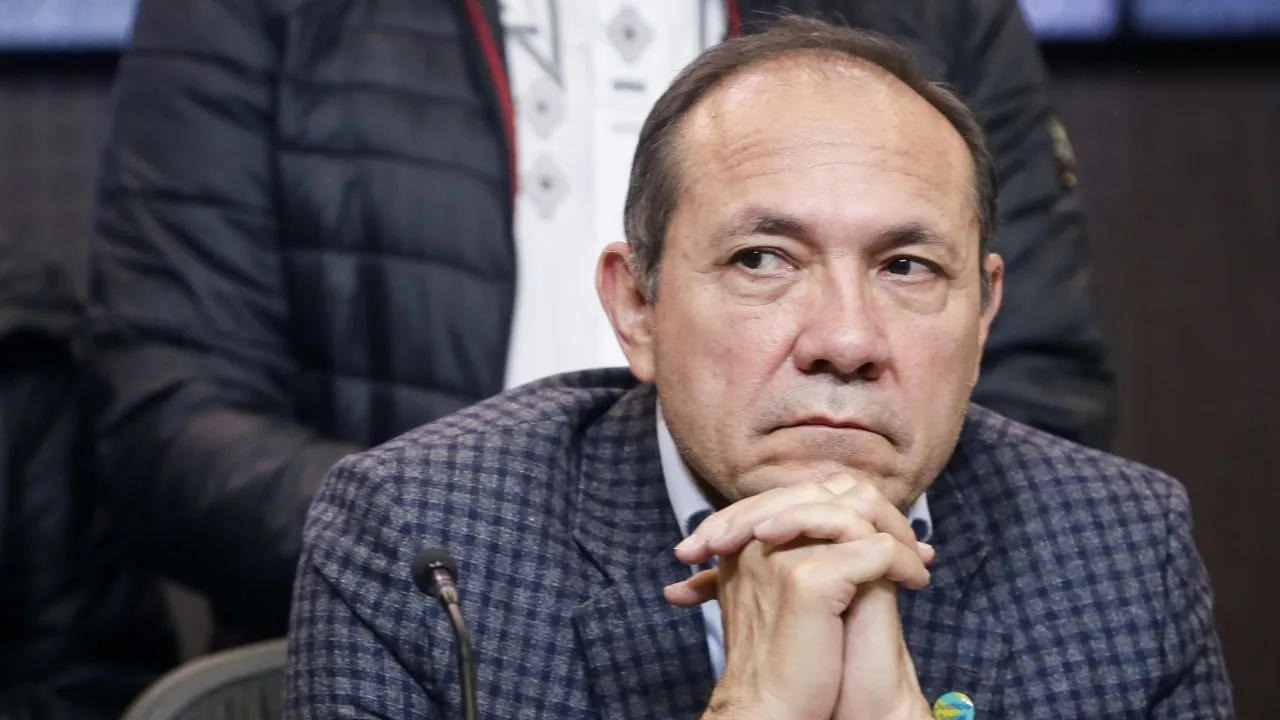 Ministro de Trabajo, Antonio Sanguino ¿Verdad o mentira?: la reforma pensional está ayudando a los fondos privados