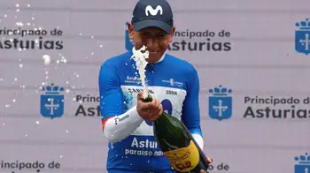 Nairo Quintana Y un día Nairo Quintana volvió a sonreír: campeón de la Vuelta a Asturias 2026
