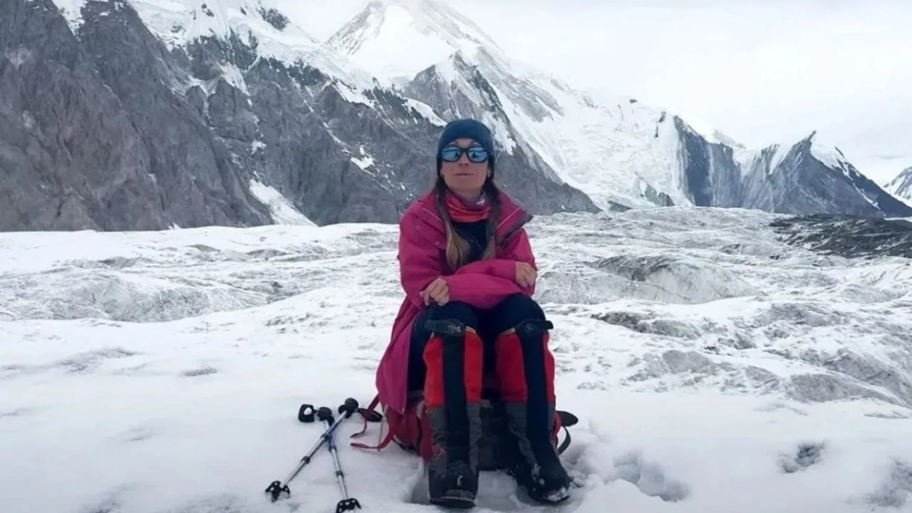 No hay señales de vida de la alpinista rusa que se fracturó una pierna a más de 7.000 metr No hay señales de vida de la alpinista rusa que se fracturó una pierna a más de 7.000 metros