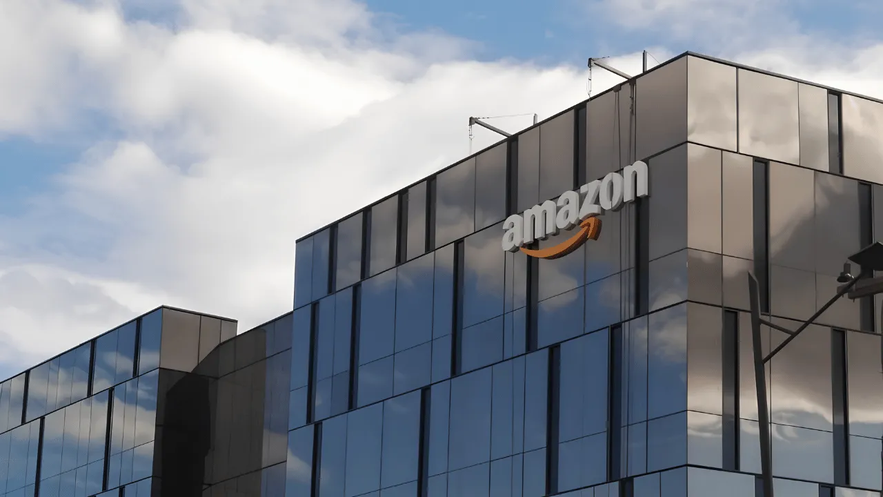 Oficina de Amazon en Bogotá. Amazon botó la casa por la ventana: arrancó su Prime Day con ofertas en todas las categorías
